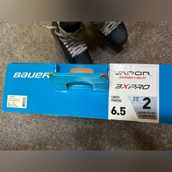 EUC❗️ Bauer Vapor 3X Pro Hockey Skates - Intermediate size 6.5 - Picture 3 of 4